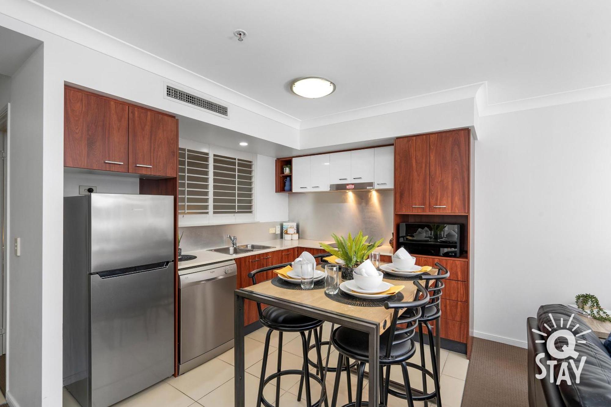 Chevron Renaissance Surfers Paradise Mid Week Madness Deal - Q Stay Gold Coast Esterno foto