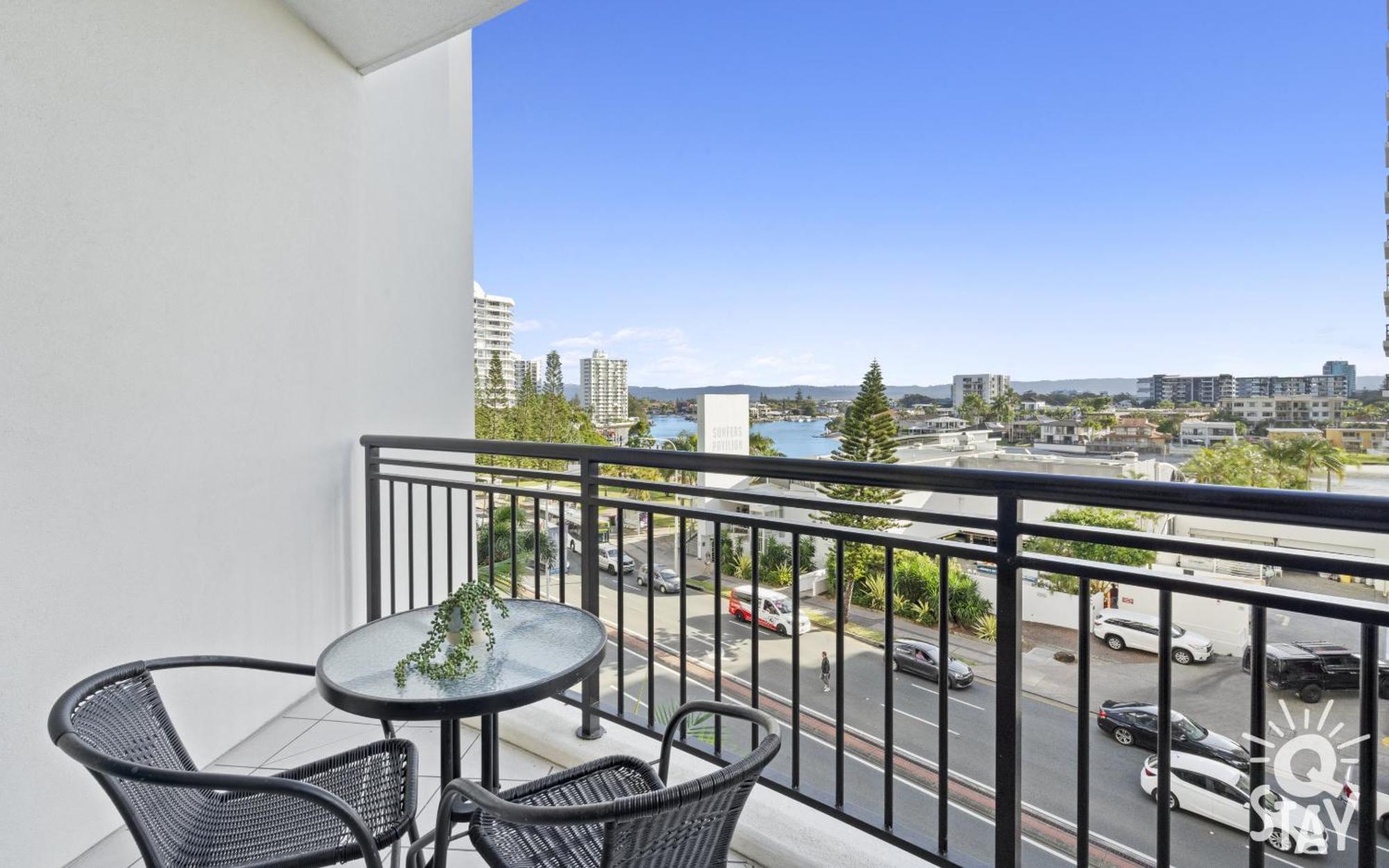 Chevron Renaissance Surfers Paradise Mid Week Madness Deal - Q Stay Gold Coast Esterno foto