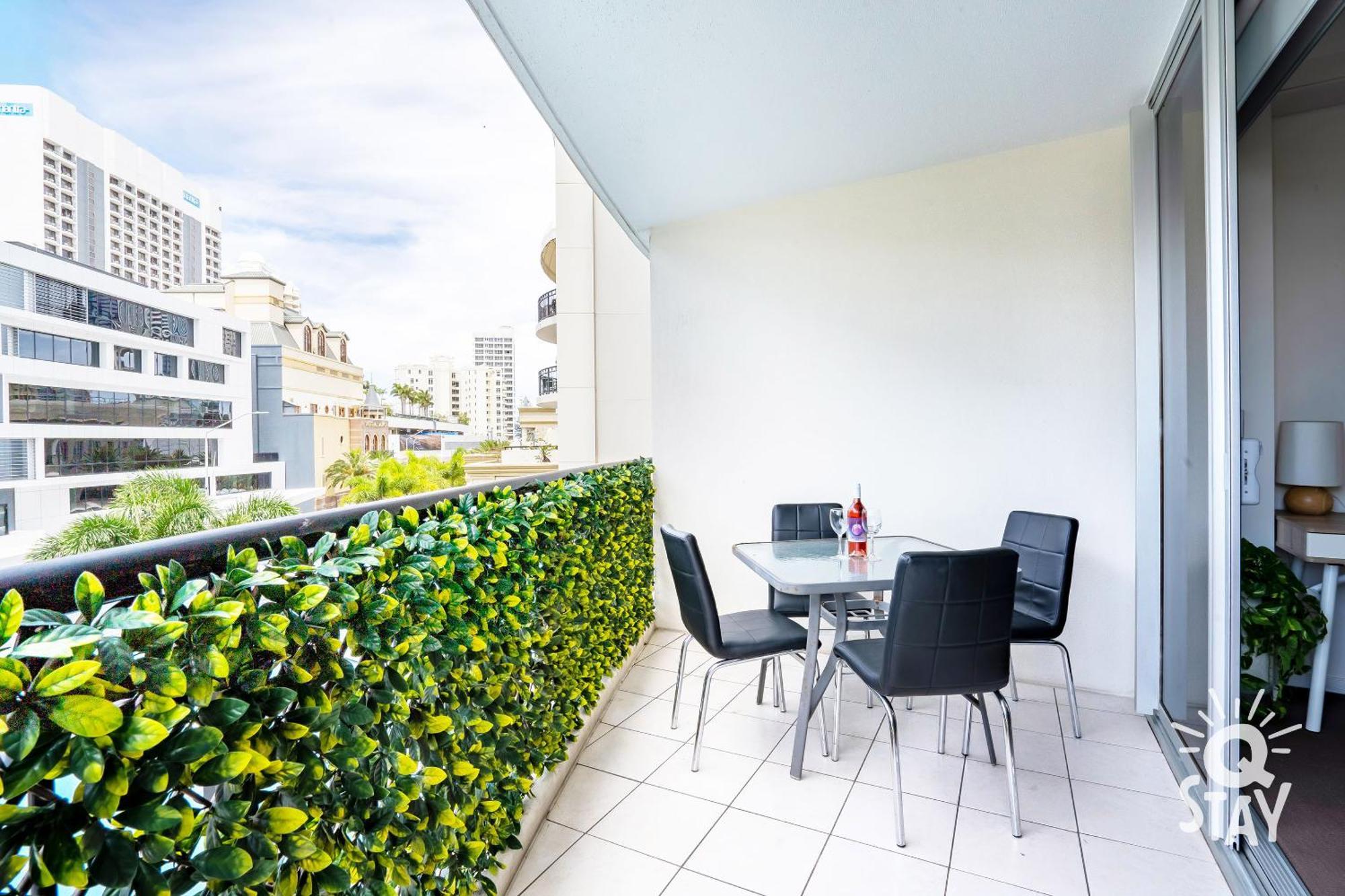 Chevron Renaissance Surfers Paradise Mid Week Madness Deal - Q Stay Gold Coast Esterno foto