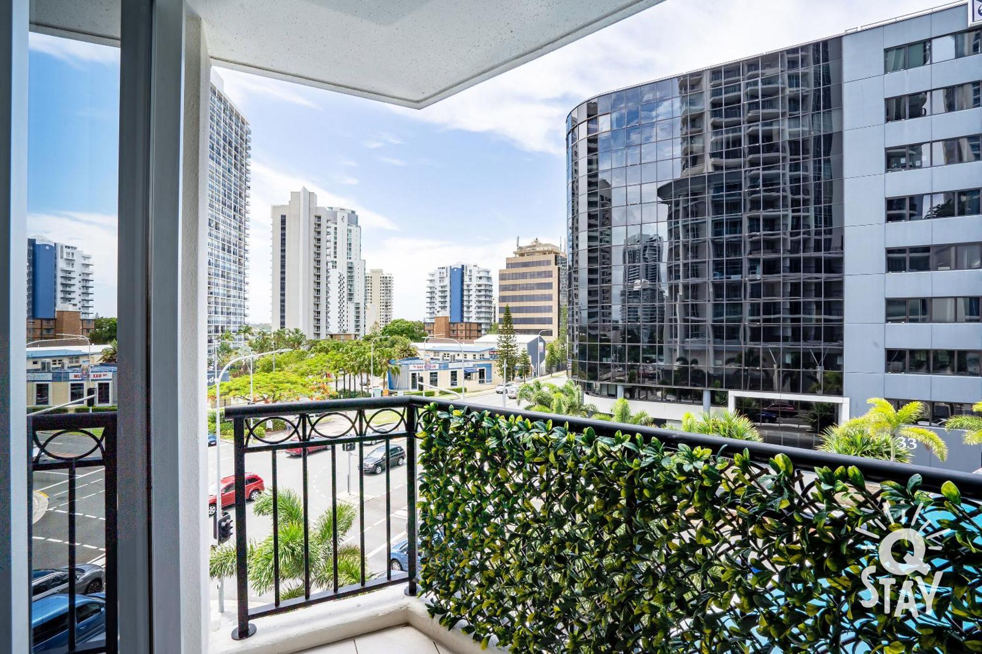 Chevron Renaissance Surfers Paradise Mid Week Madness Deal - Q Stay Gold Coast Esterno foto