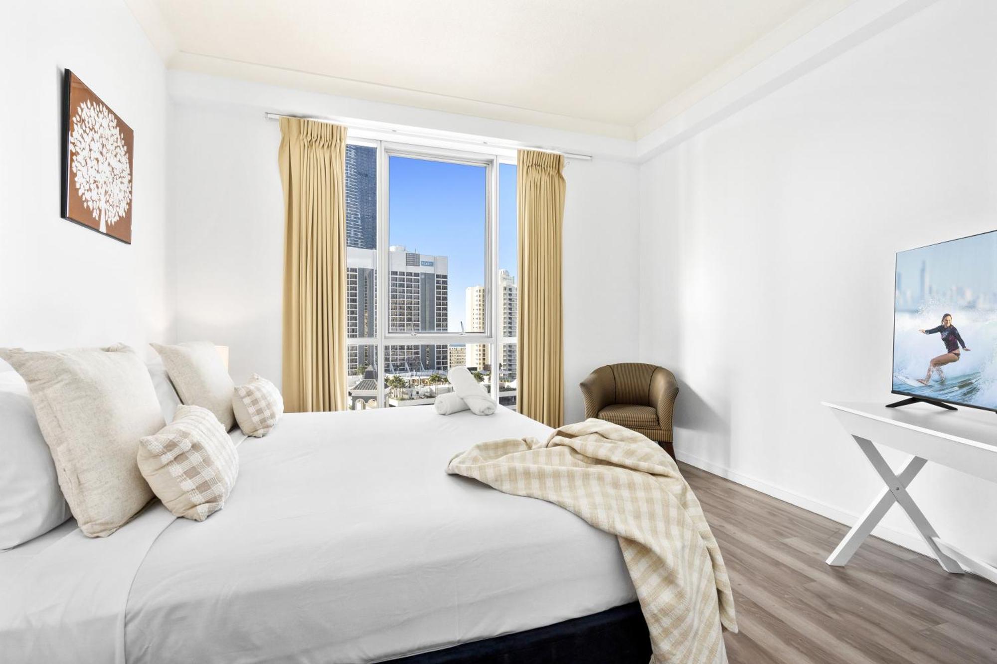 Chevron Renaissance Surfers Paradise Mid Week Madness Deal - Q Stay Gold Coast Esterno foto